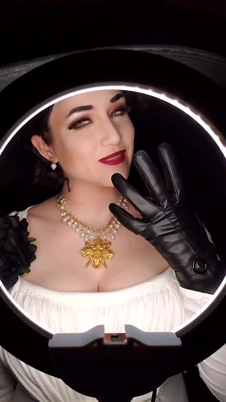 @LifeOfCosplay