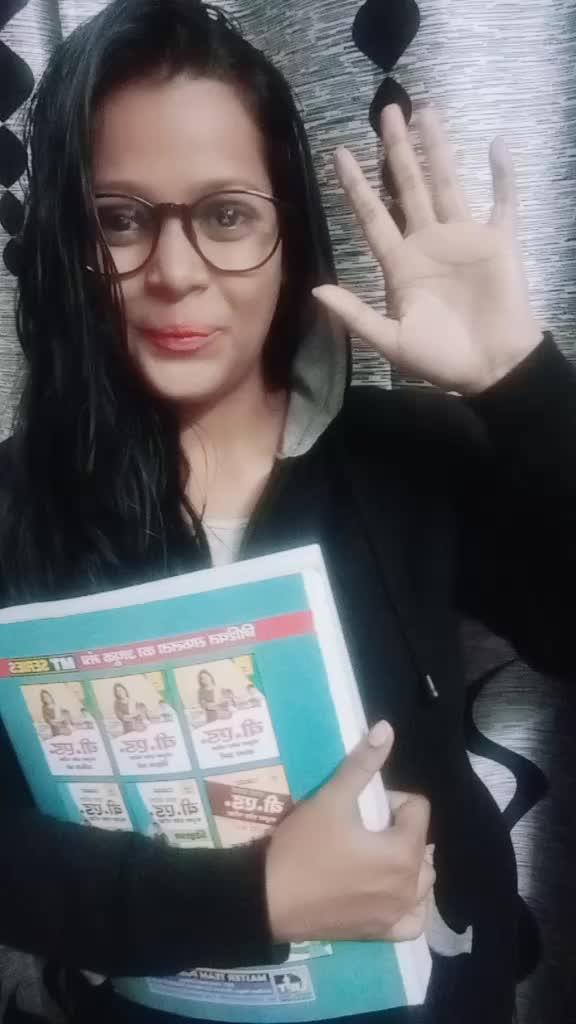 @Sagarika Ghosh👑🦁