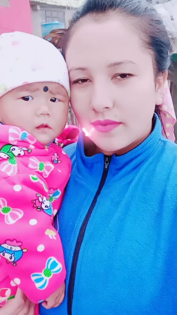 @S&igrave;nora Aavya Tamang