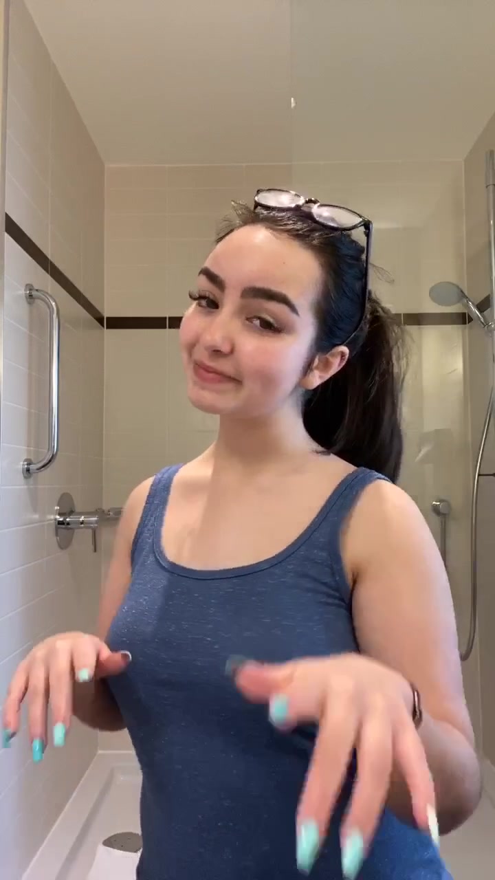 @N&eacute;lia ⵣ
