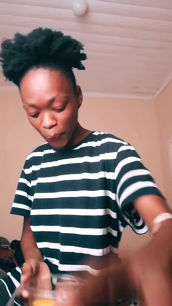 @Uzalipholile