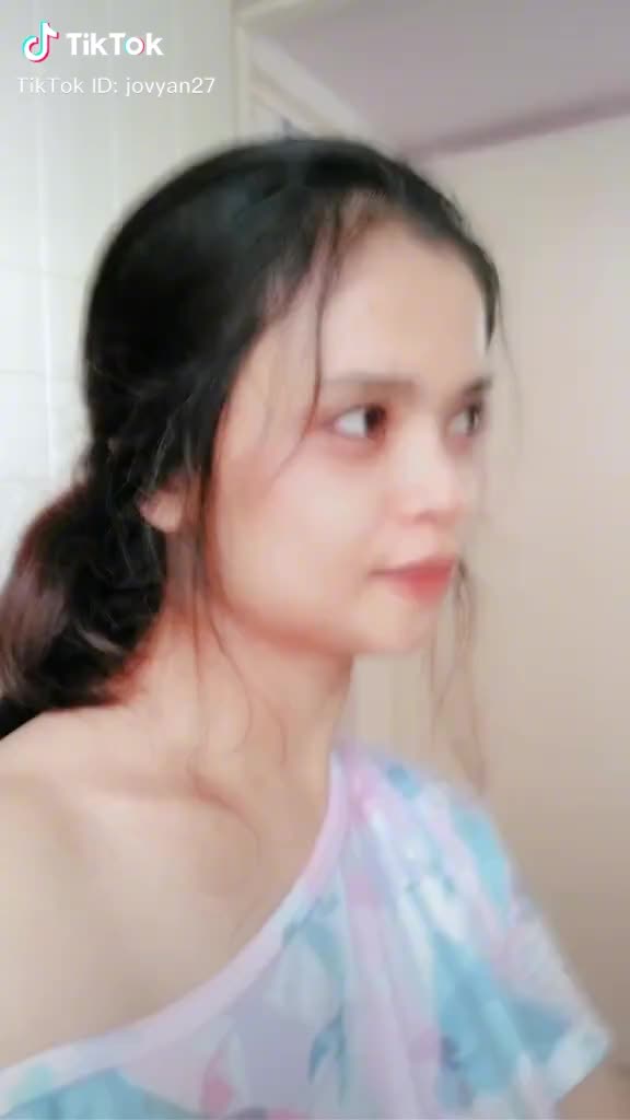 @v7gifyxyxyc