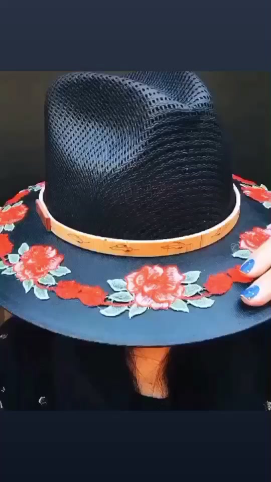 @azgarclaudia