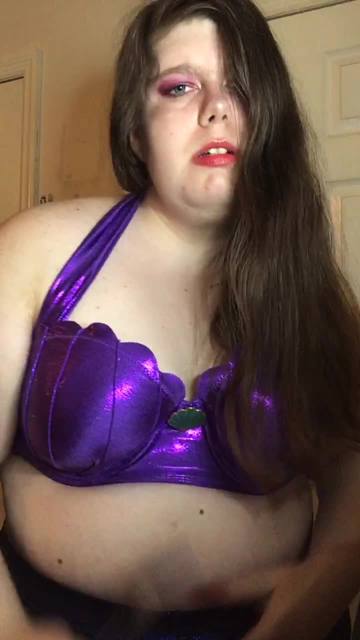 @curvygirlcommunity