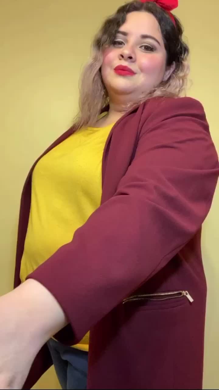 @curvygirlcommunity