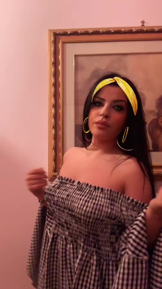 @AnastasiaBruni