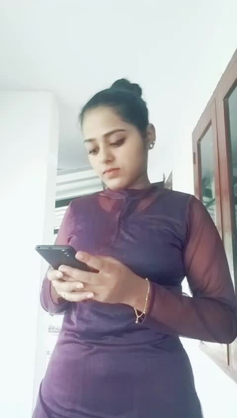 @ASWATHI😇