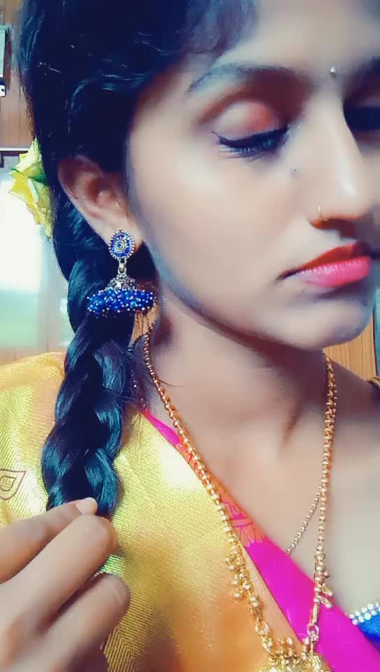 @👑PRIYA💜