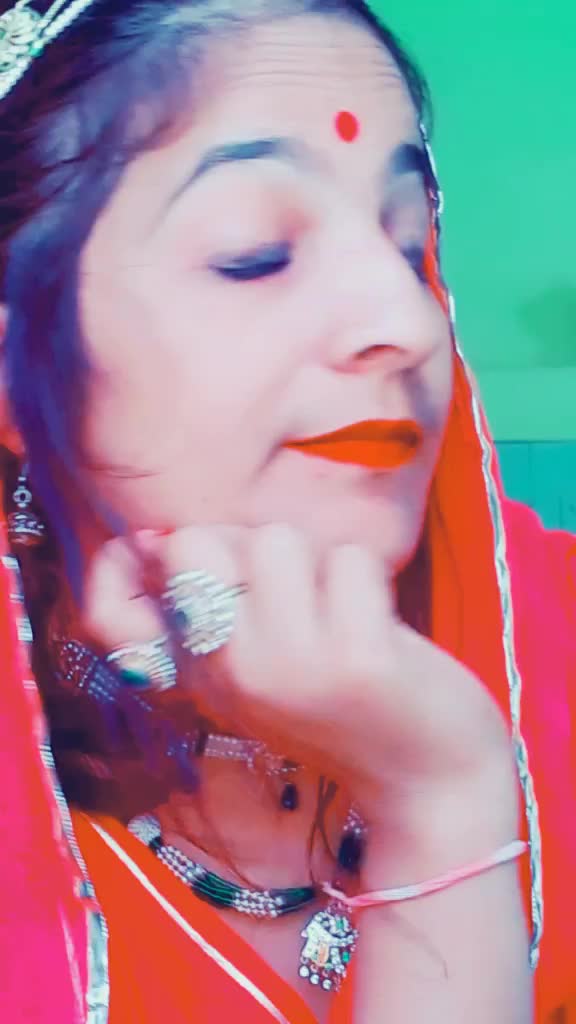 @AnuSHkA_BaiSa_โค