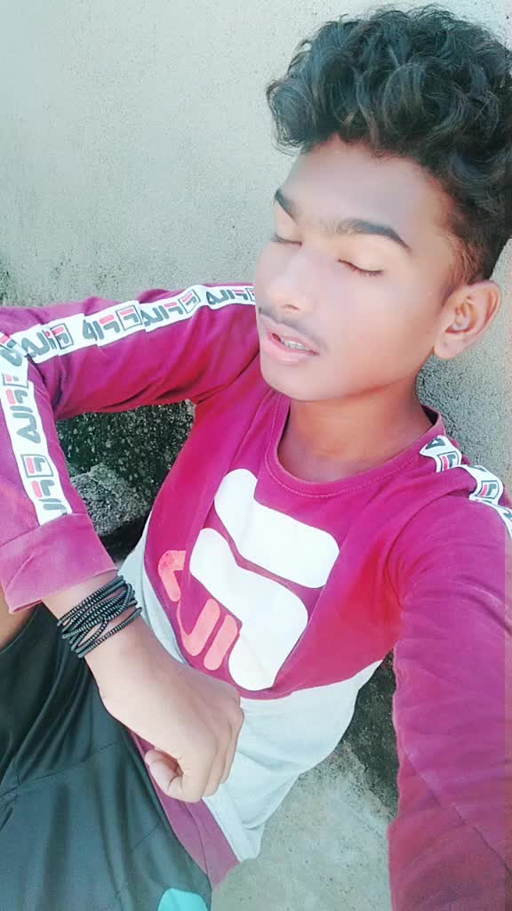 @sad boy pintu