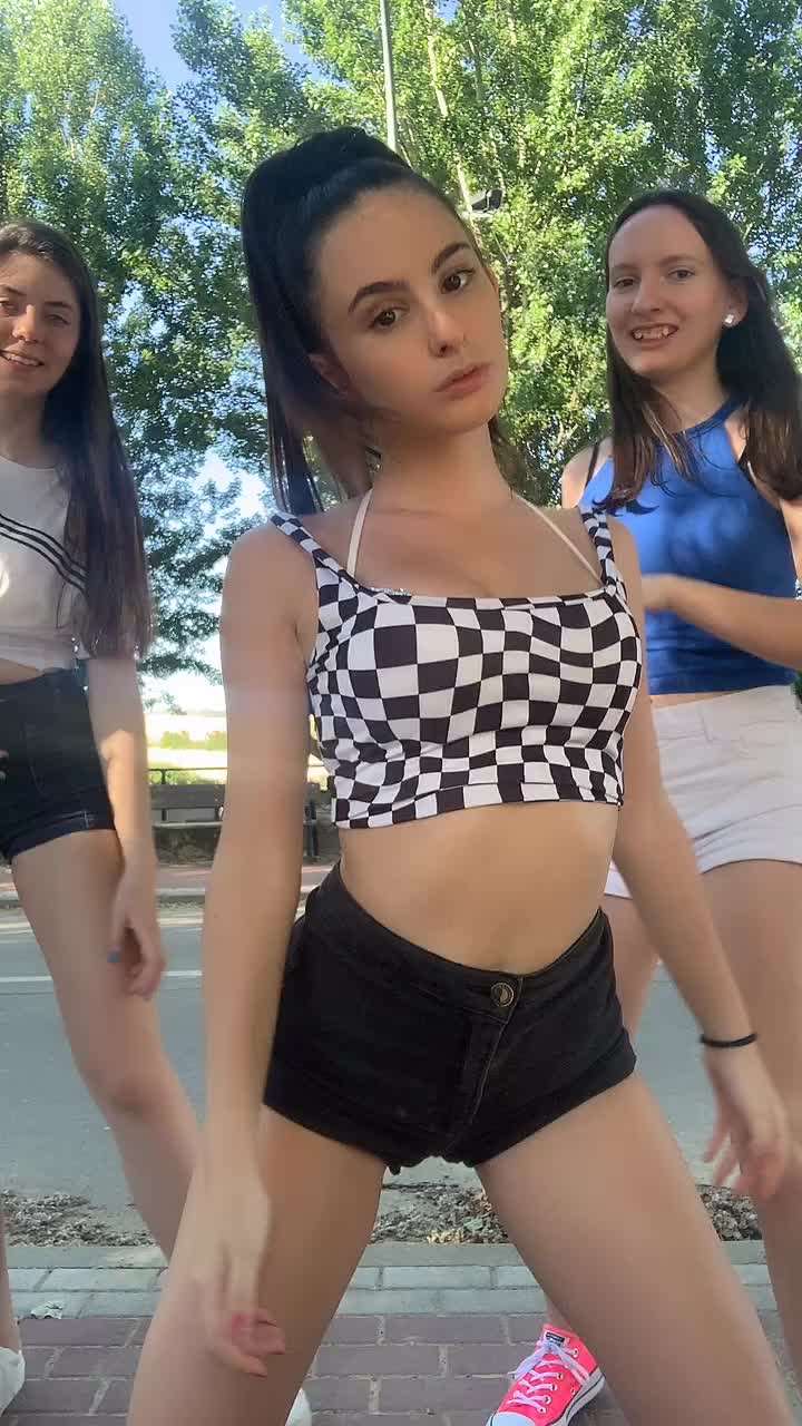 @Vaaaaleriaaaa__