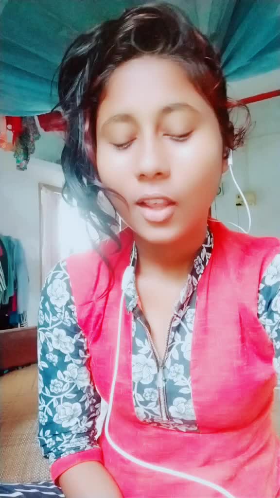 @𝓔𝓵𝓪 𝓣𝓪𝓷𝓲𝓪