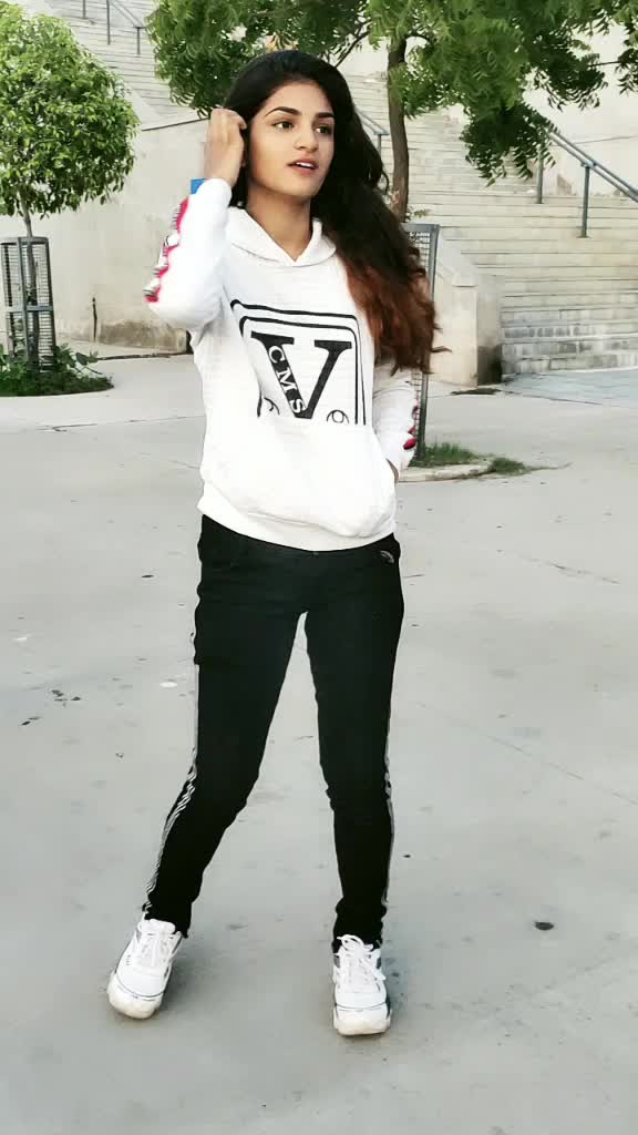 @𝐍𝐢𝐤𝐢𝐭𝐚 𝐊𝐮𝐦𝐚𝐰𝐚𝐭