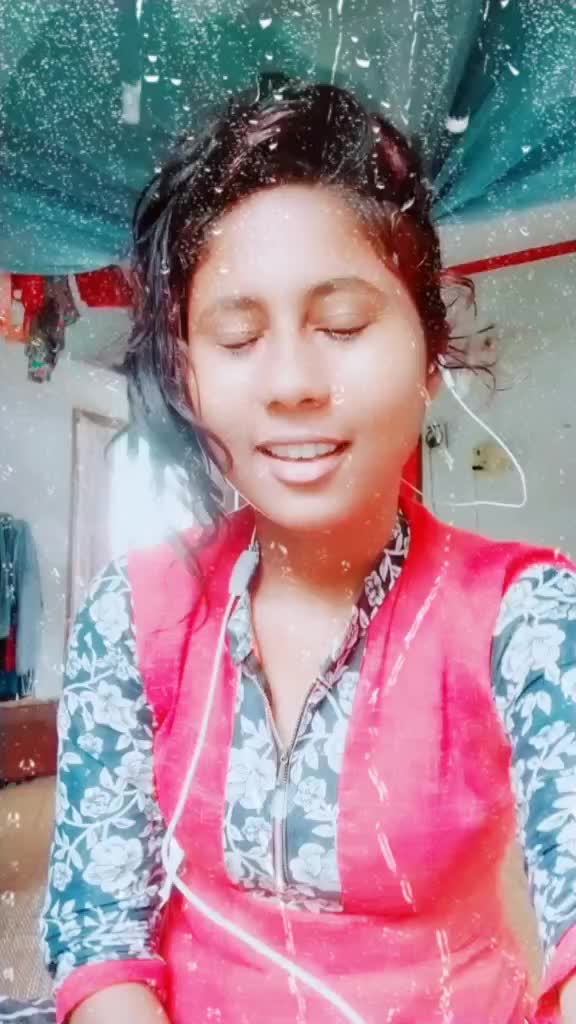 @𝓔𝓵𝓪 𝓣𝓪𝓷𝓲𝓪