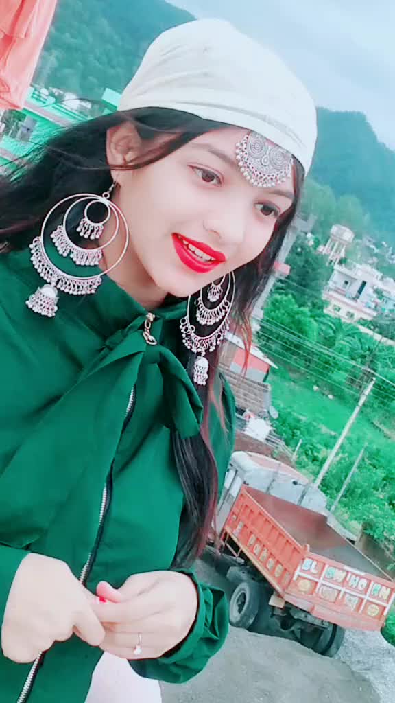 @😍M U K K U ❣️😍