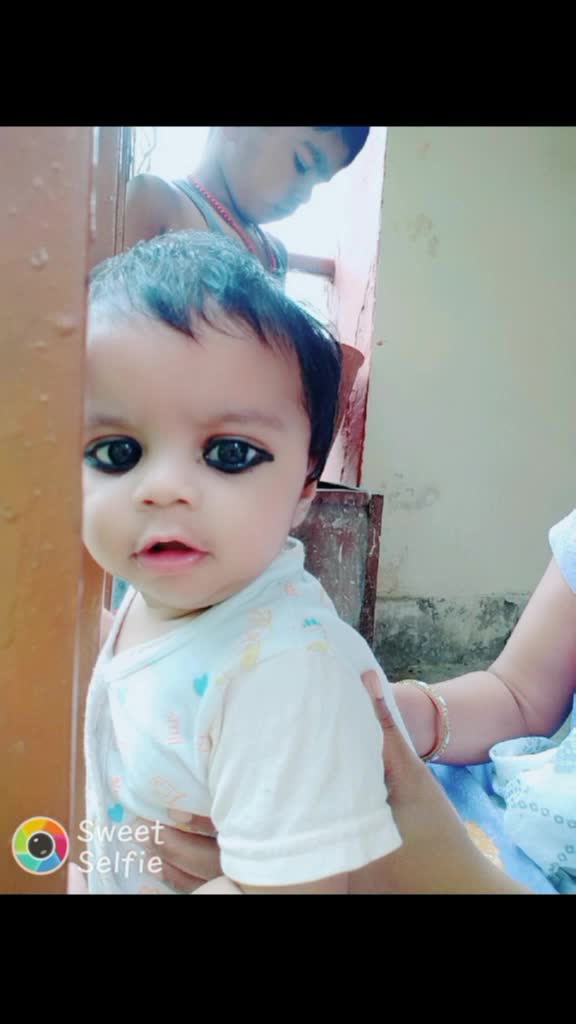 @😘aayushi 😘
