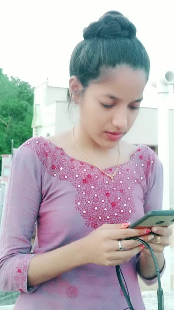 @👑diya👑