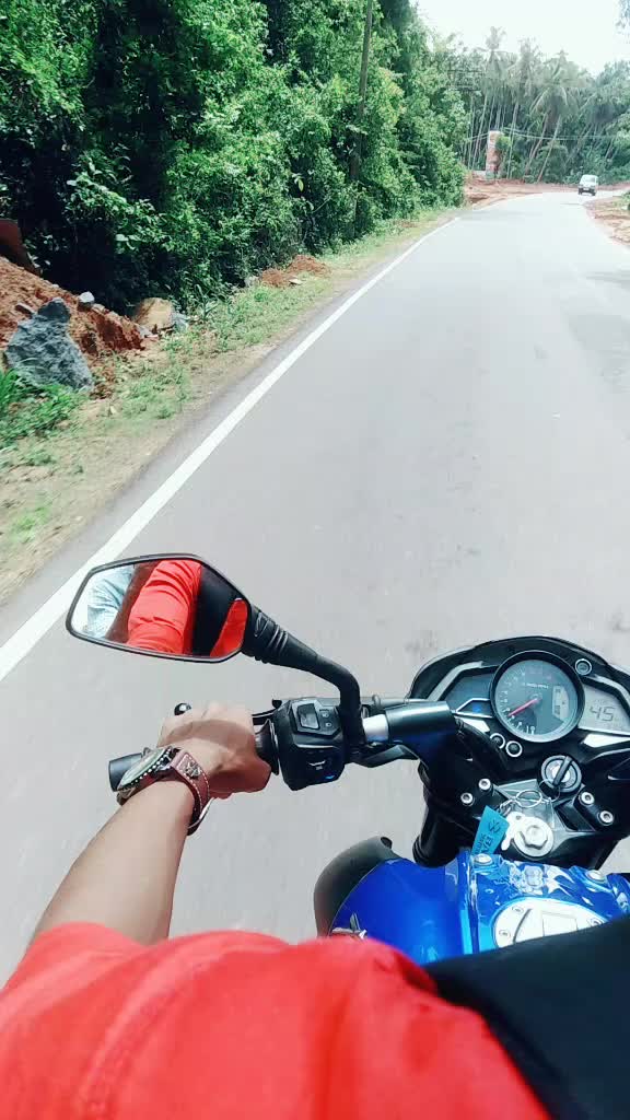 @BADUR _&copy;