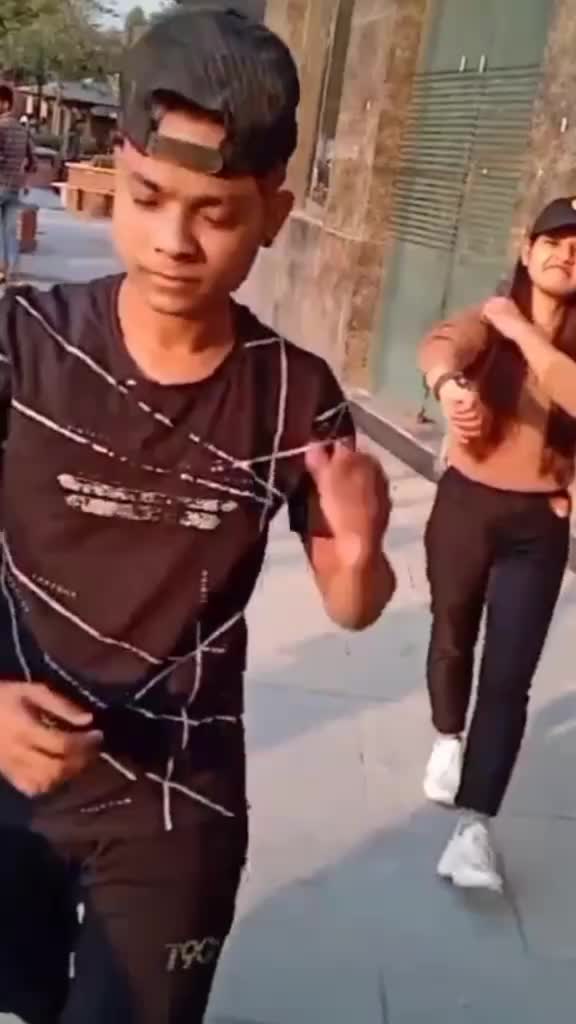 @S U N N Y Lyy