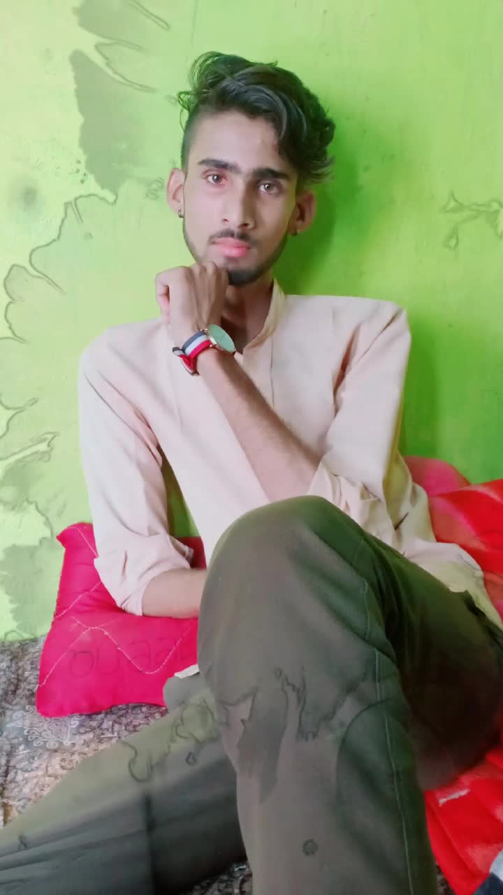 @Rj06 wale Meena ji😈