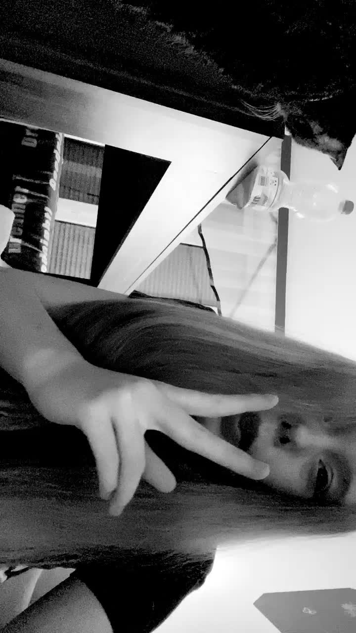 @I&lsquo;m Celina btw🇩🇪🦅