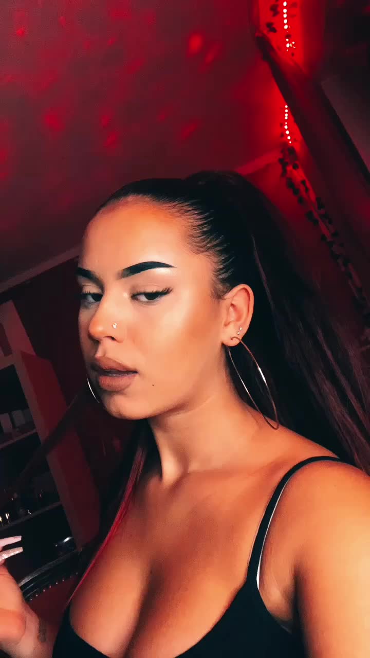 @𝓡𝓸𝓶𝔂 ✨