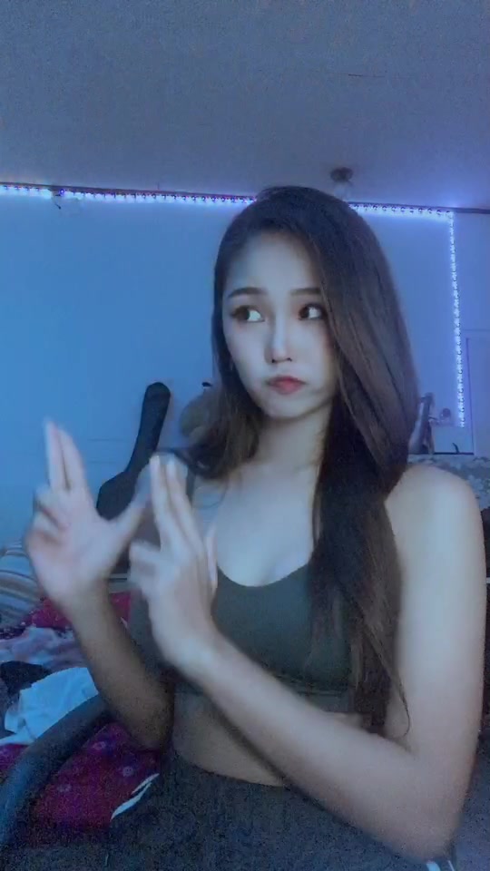 @伊伊