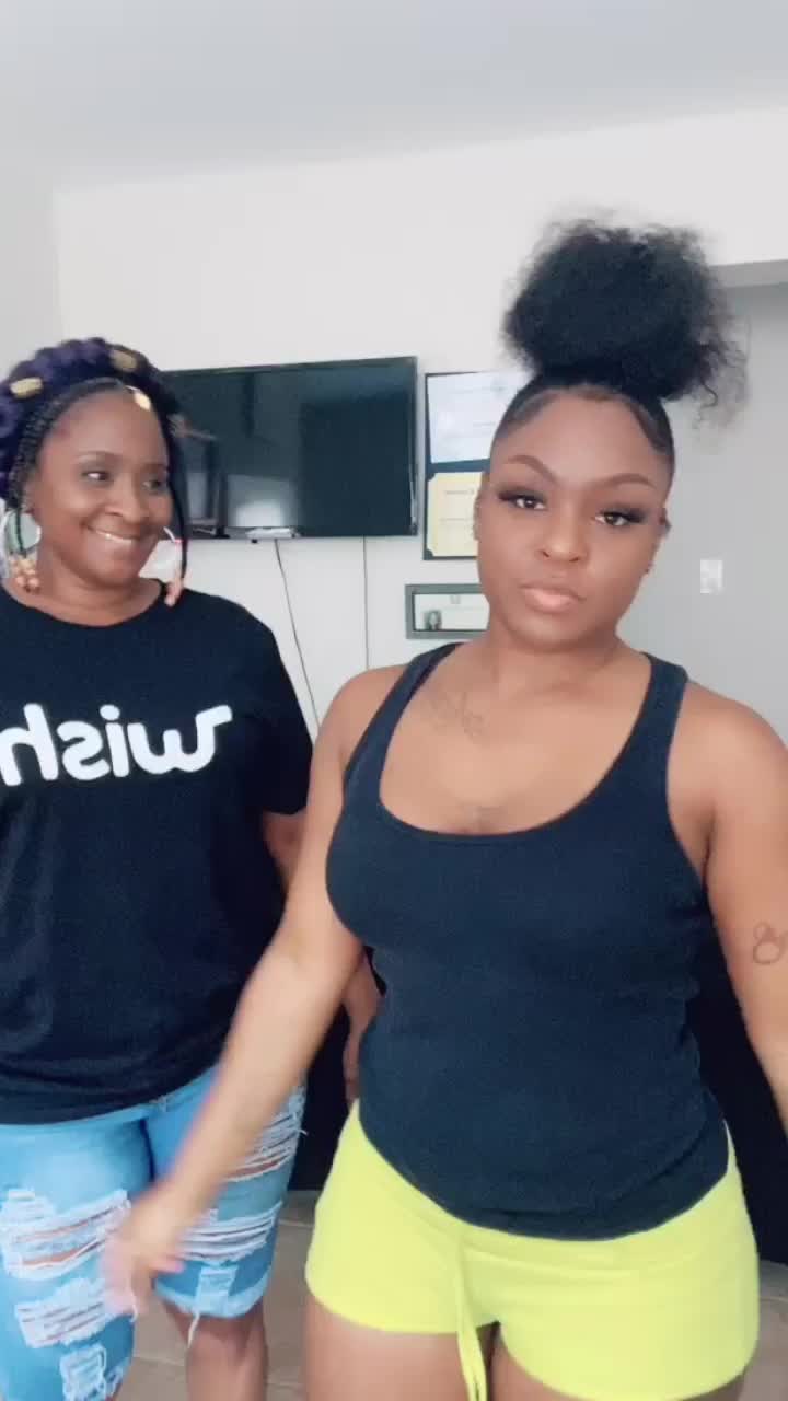 @Essence La&rsquo;Rue