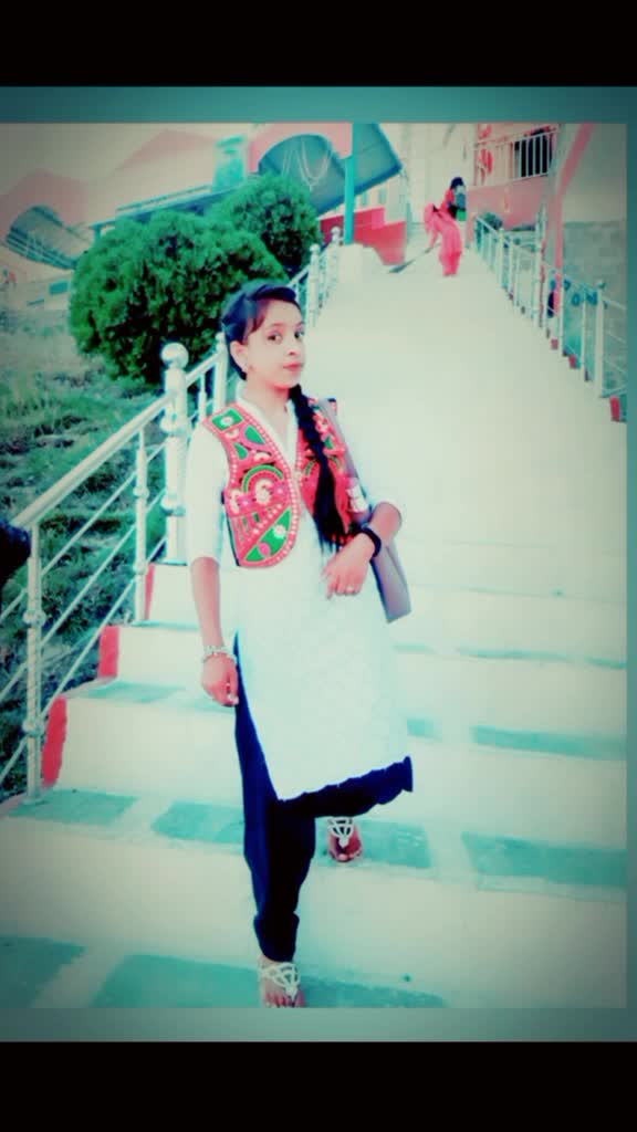 @Thakur Queen😎💯