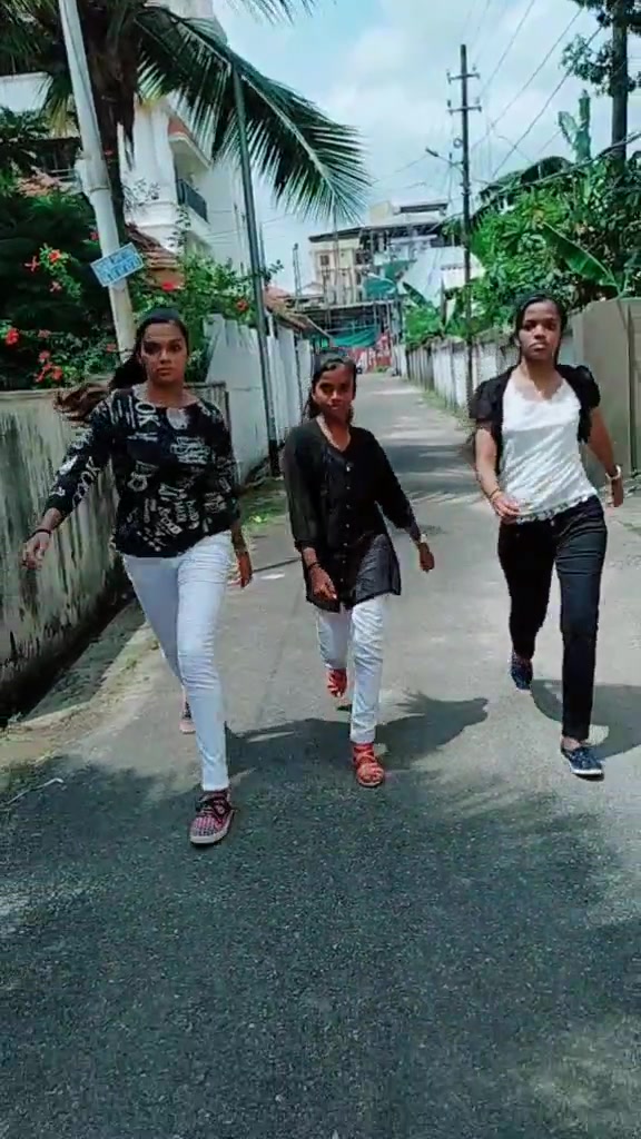 @Abhi__Sari__
