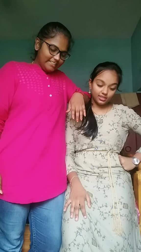 @R&otilde;wdy G&igrave;rl