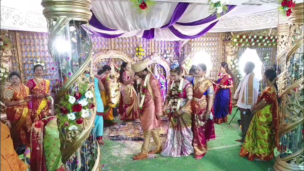 @divyaneelam