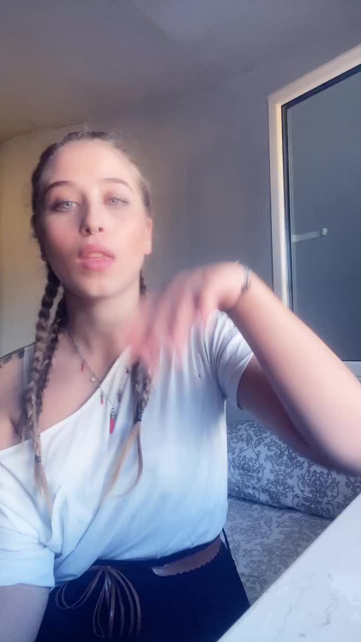 @Blondie 💁🏼&zwj;♀️