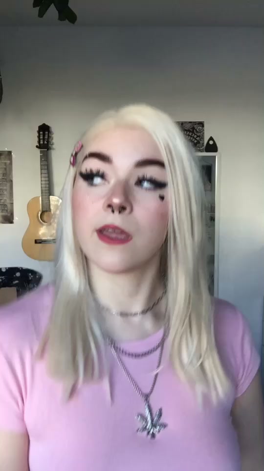 @Julie🖤