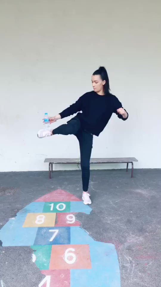 @MissMaevaaaaaa