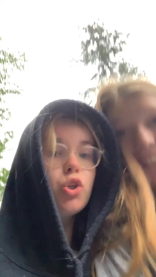 @Liv🦕