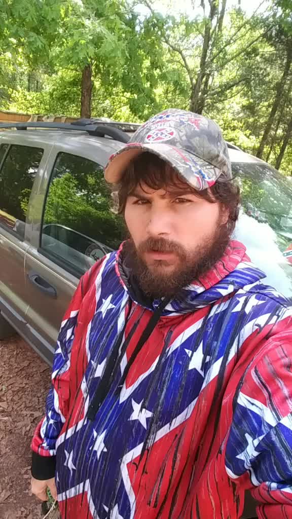 @👑 FAMOUSREDNECK👑