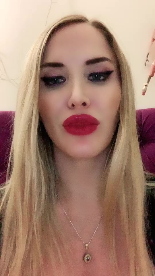 @Estefan&iacute;a Holman