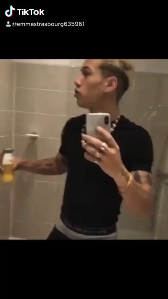 @♡𝕝𝕒𝕣𝕣𝕪♡