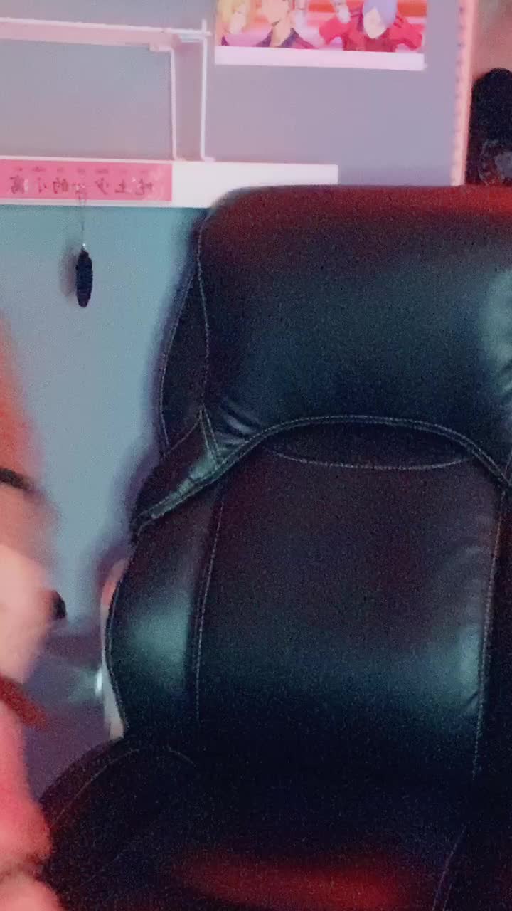 @OofieTV