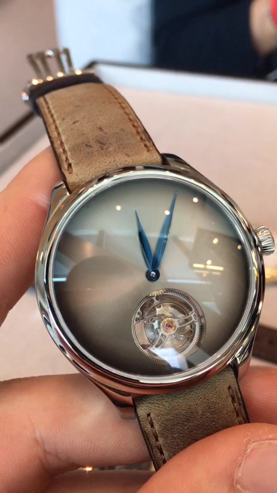 @The Watch Trend