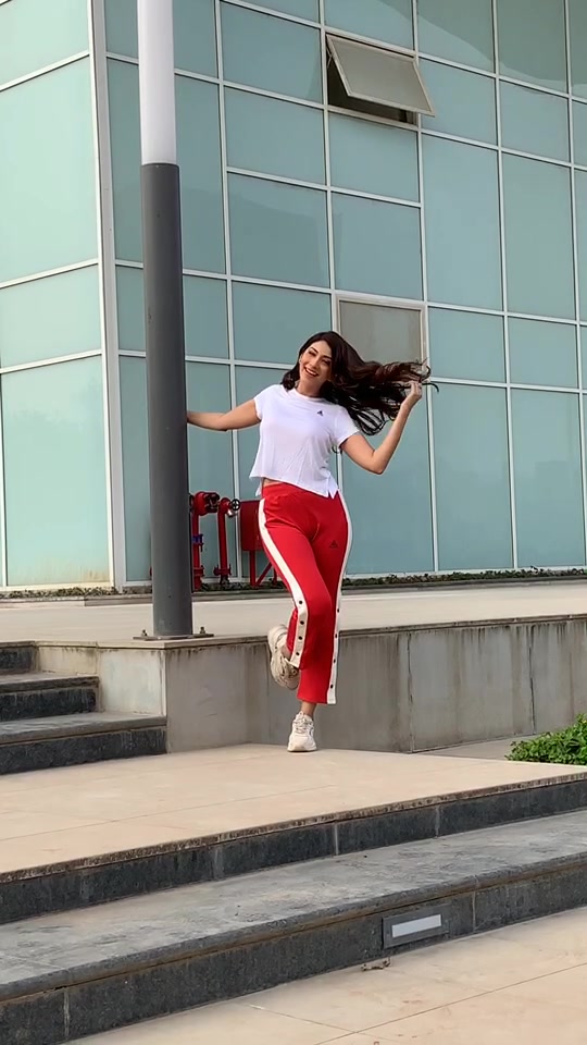 @dr_elakshi