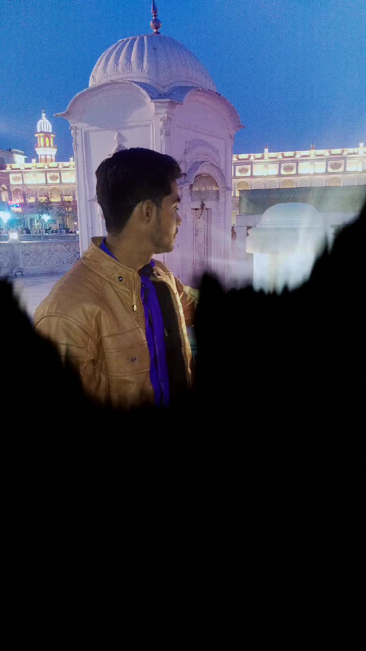 @Shãrìf Làdká Måññu