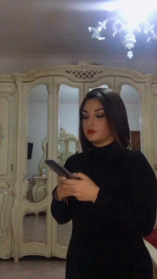 @Ilaria_