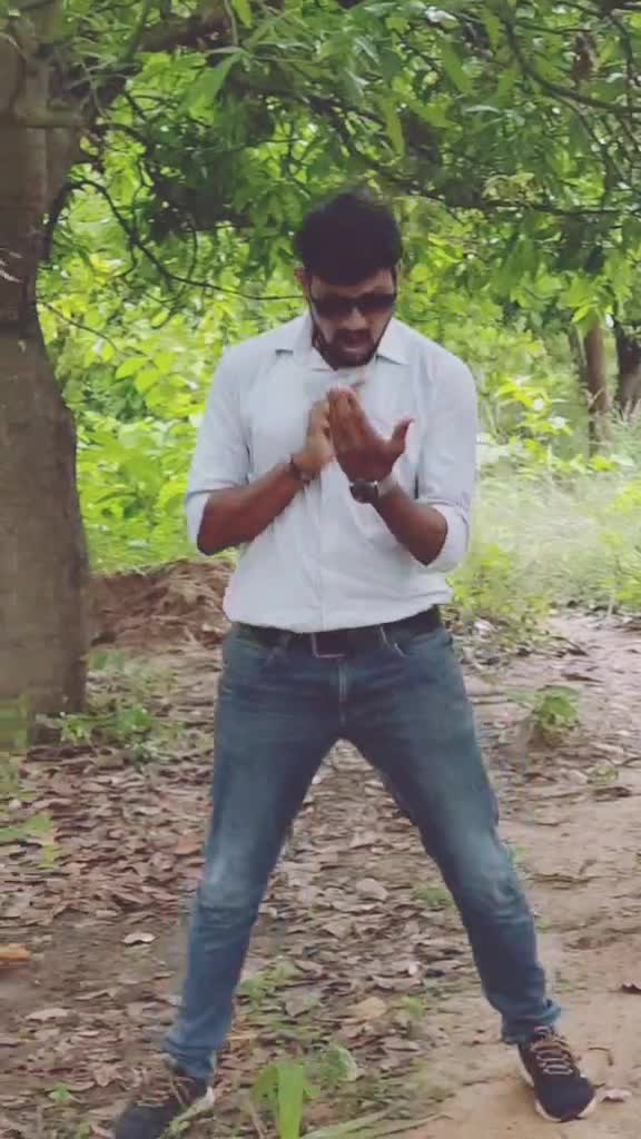 @Mr_Dhanush😀