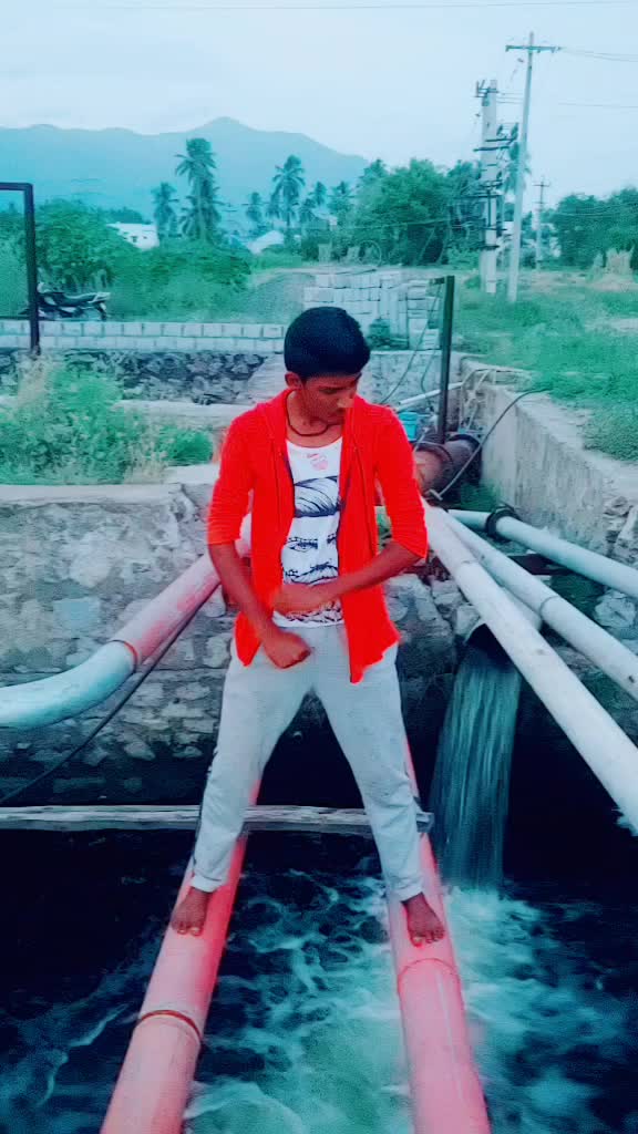 @':தமிழ் கிறுக்கன்:'