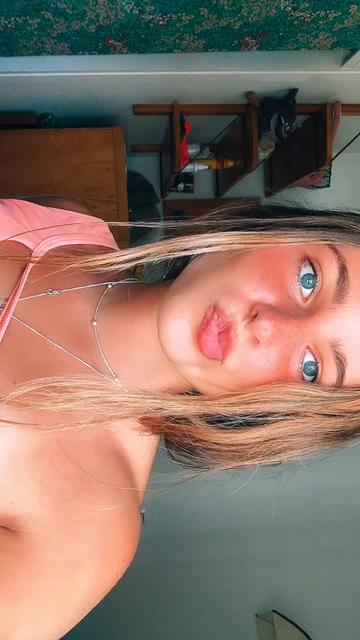 @celia🌸