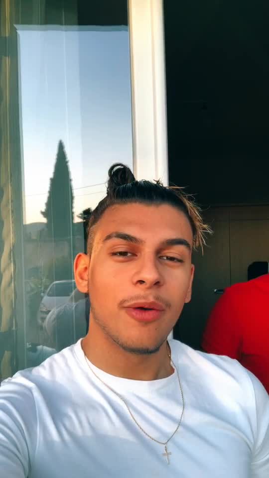 @Mr F Ǝ R N A N D E Z⚡️