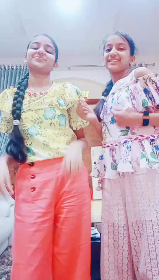 @Tanishka👭Yashika