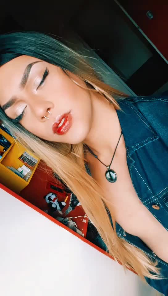 @Trixie_Doll